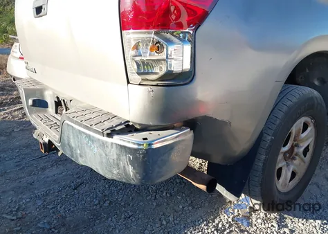 2011 Toyota Tundra Grade 4.6L V8 z USA, uszkodzony, nr VIN 5TFRM5F1XBX031064